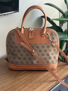 Vintage Dooney & Bourke Signature Zip-Zip Satchel - EUC. See Video!